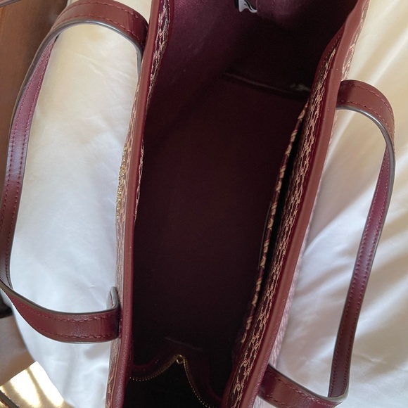 Kate Spade Crossbody - Spade Link Mini Tote - Picture 2 of 2